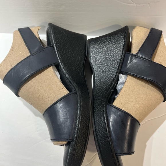 BORN women’s wedge sandals CLAUDIA, Sz 8 Med. color: Black. Soft leather shoe - Picture 5 of 9